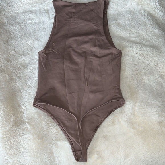 Aritzia Babaton Bodysuit small - Picture 3 of 4